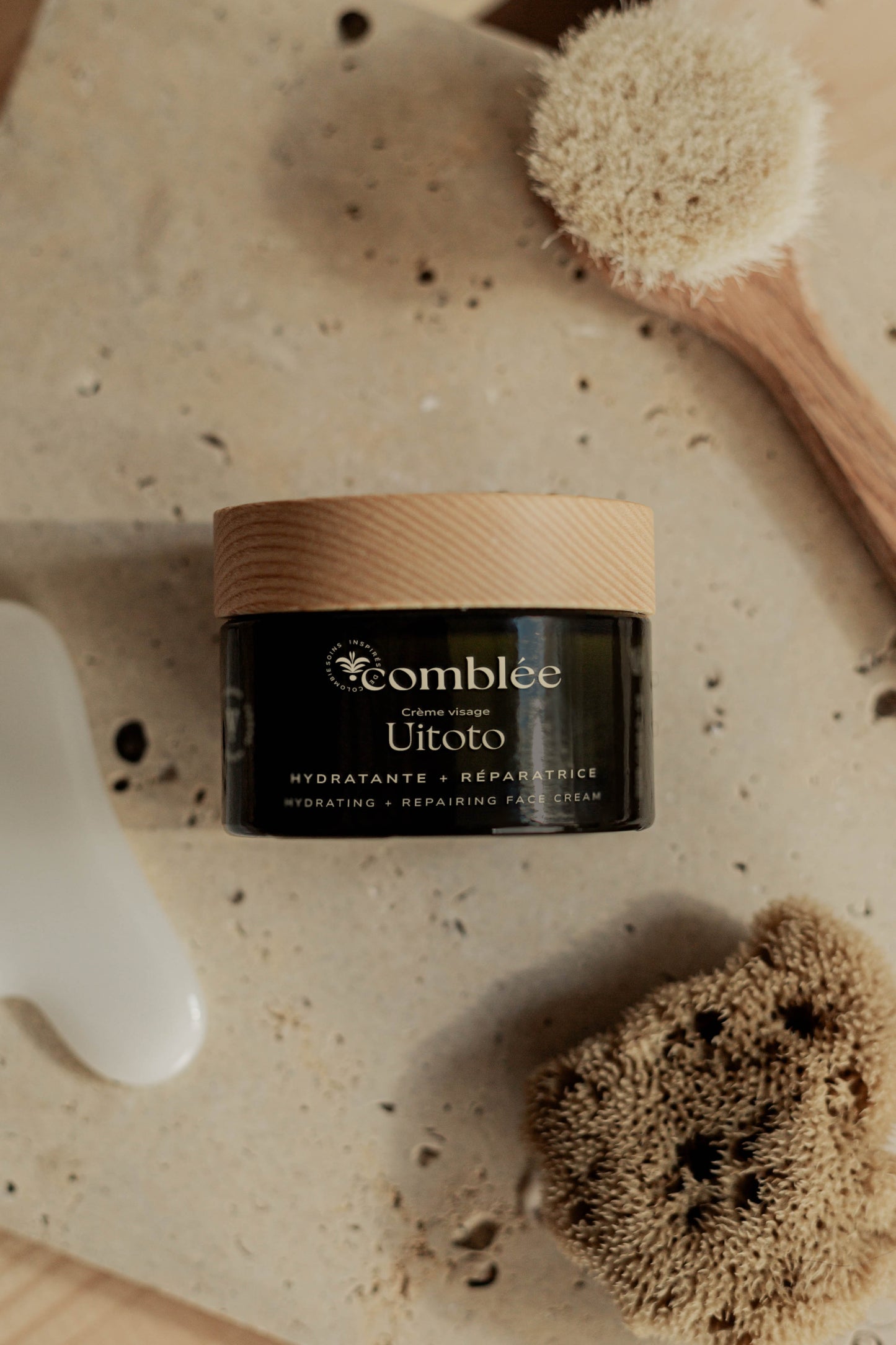 crème peau déshydratée Uitoto / crème apaisante visage Comblée / crème
réparatrice barrière cutanée