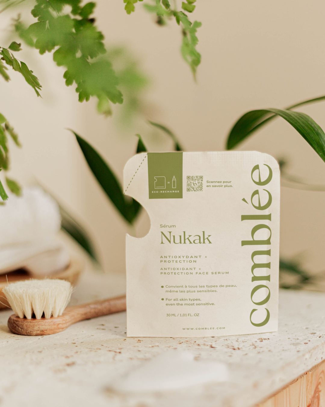 Recharge éco-responsable du sérum antioxydant Nukak pour peau sensible, pensée pour protéger la peau du stress oxydatif dans une routine visage minimaliste et une cosmétique rechargeable plus durable
