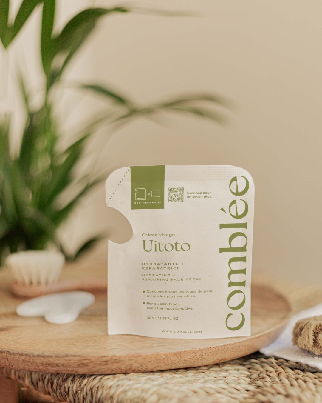 Recharge éco-responsable de la crème hydratante et réparatrice Uitoto pour peau sensible, déshydratée et réactive, pensée pour une routine visage minimaliste et une cosmétique rechargeable plus durable